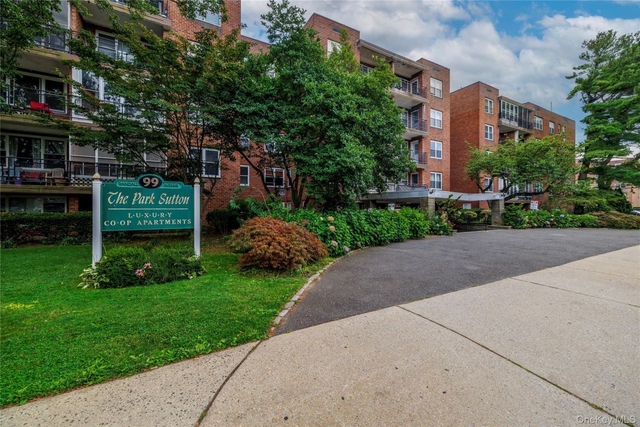 99 Randall Freeport, NY 11520