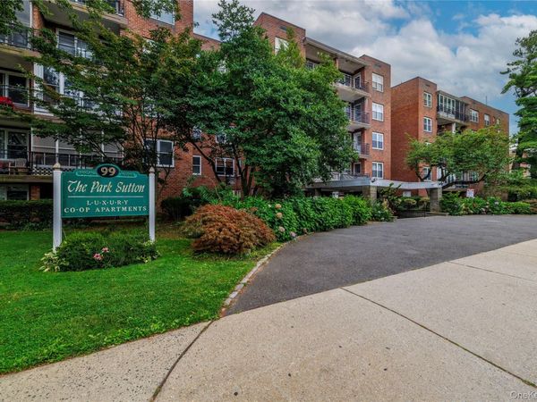 99 Randall, Unit 1Q, Freeport, NY 11520