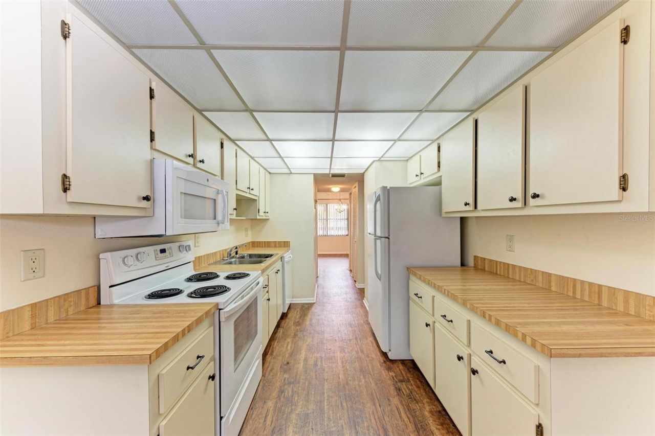 305 30th Avenue W, Unit A210, Bradenton, FL 34205 Photo