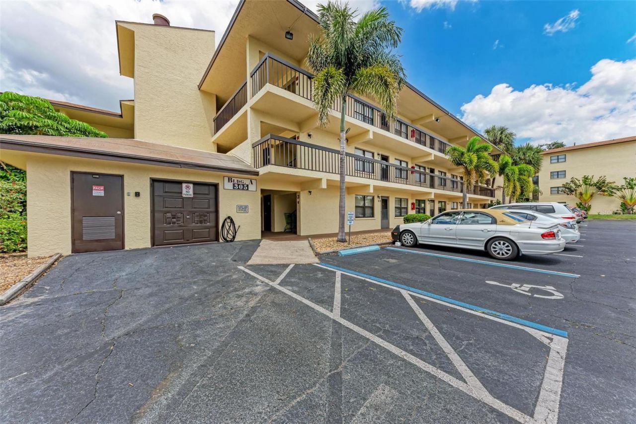 305 30th Avenue W, Unit A210, Bradenton, FL 34205 Photo