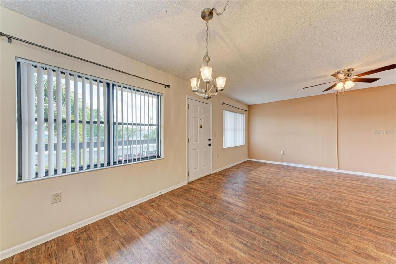 305 30th Avenue W, Unit A210, Bradenton, FL 34205 Photo