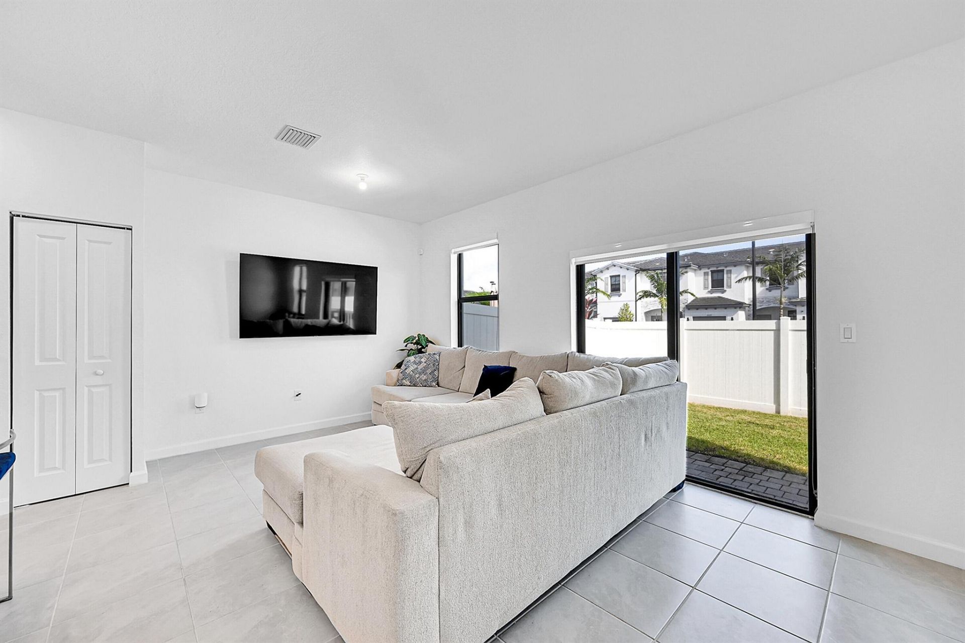 20357 NW 4th Path, Miami Gardens, FL 33169 Photo