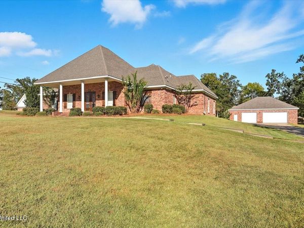 1015 Longwood Place, Pearl, MS 39208