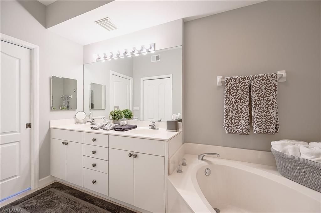 2371 Ravenna Blvd, Unit 101, Naples, FL 34109 Photo