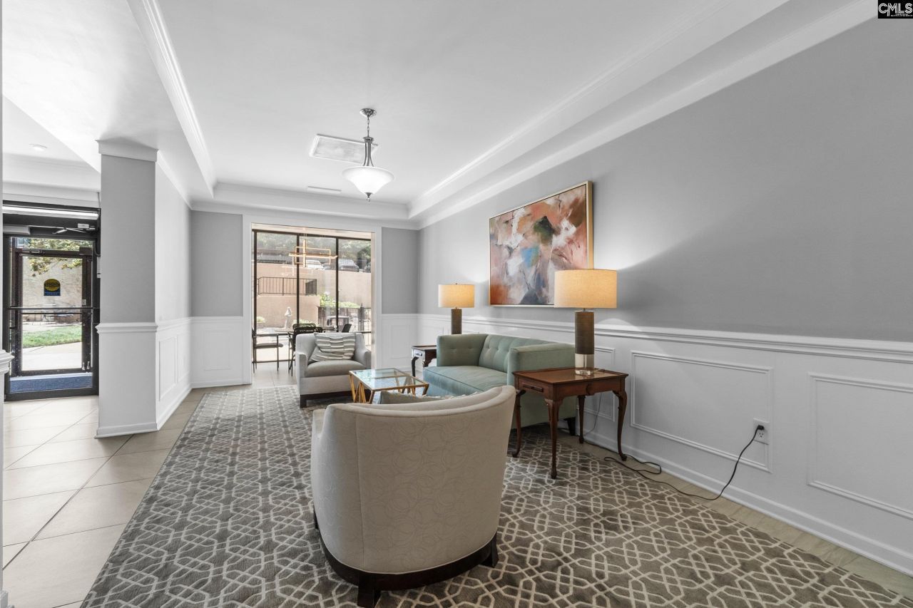 1825 St Julian Place Photo 5