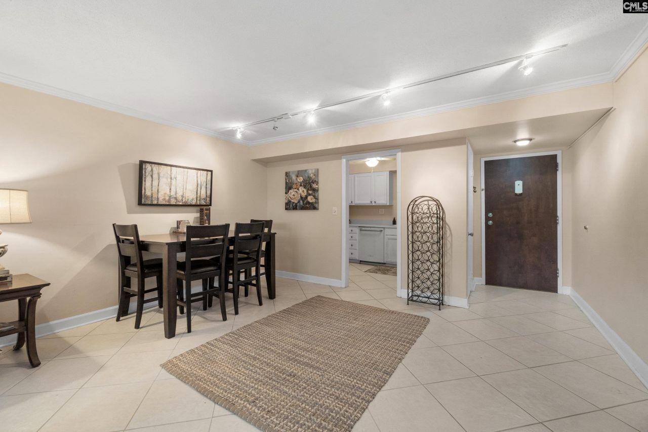 1825 St Julian Place Photo 7