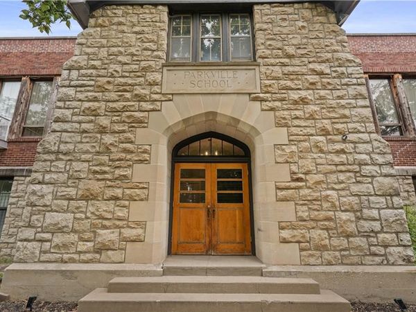 1201 Main Street, Parkville, MO 64152