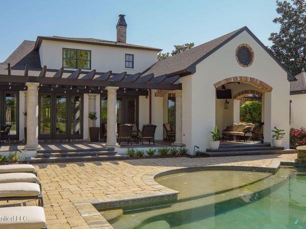 65 Pecan Acres, Hattiesburg, MS 39402