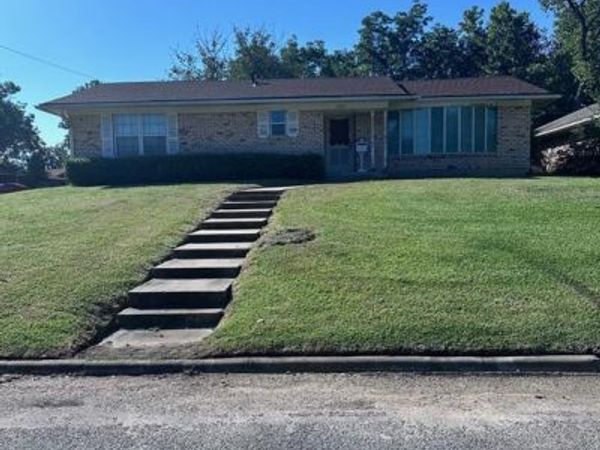 1700 W Belden Street, Sherman, TX 75092