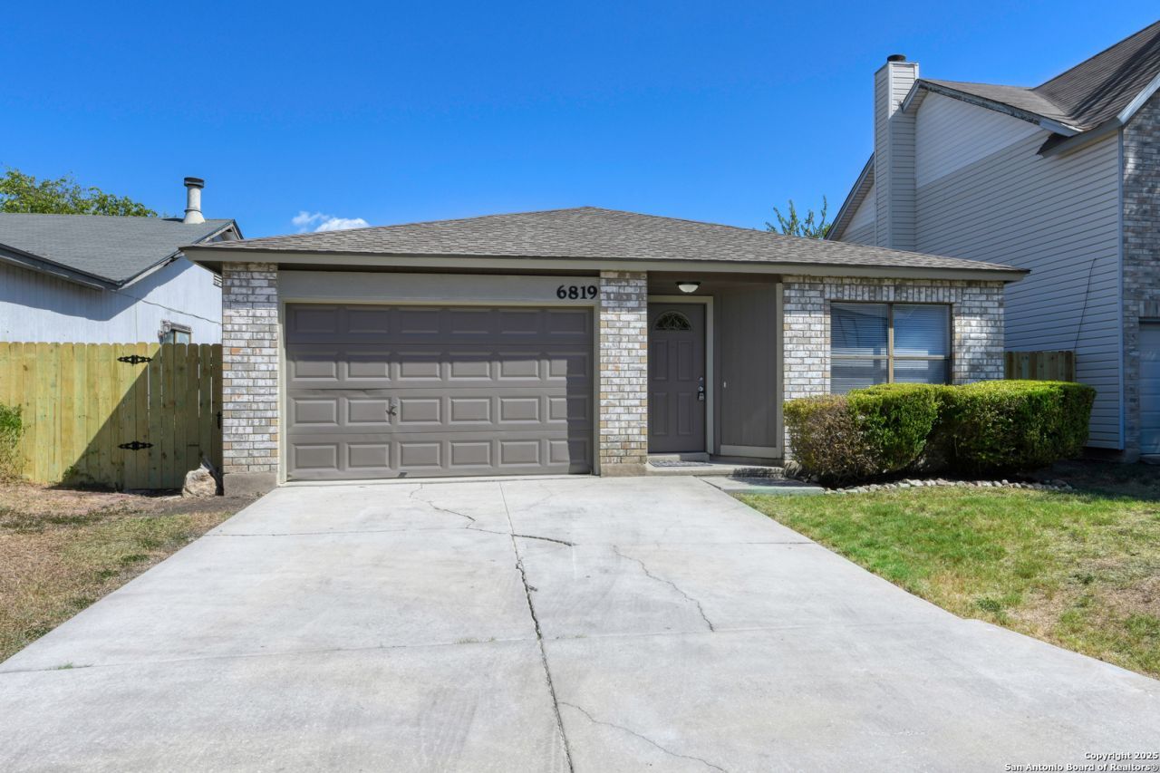 6819 Columbia Ridge, Converse, TX 78109 Main Photo