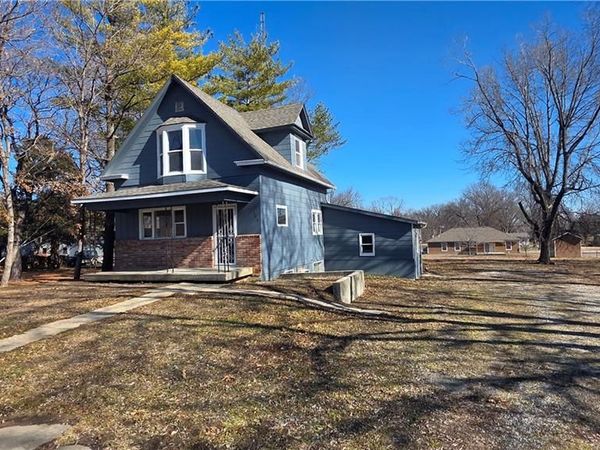 325 Monroe Street, Pomona, KS 66076