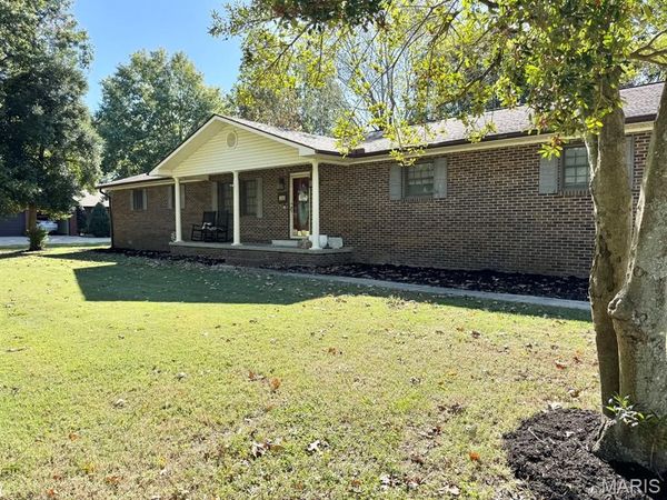 460 W Hunts Road, Bernie, MO 63822