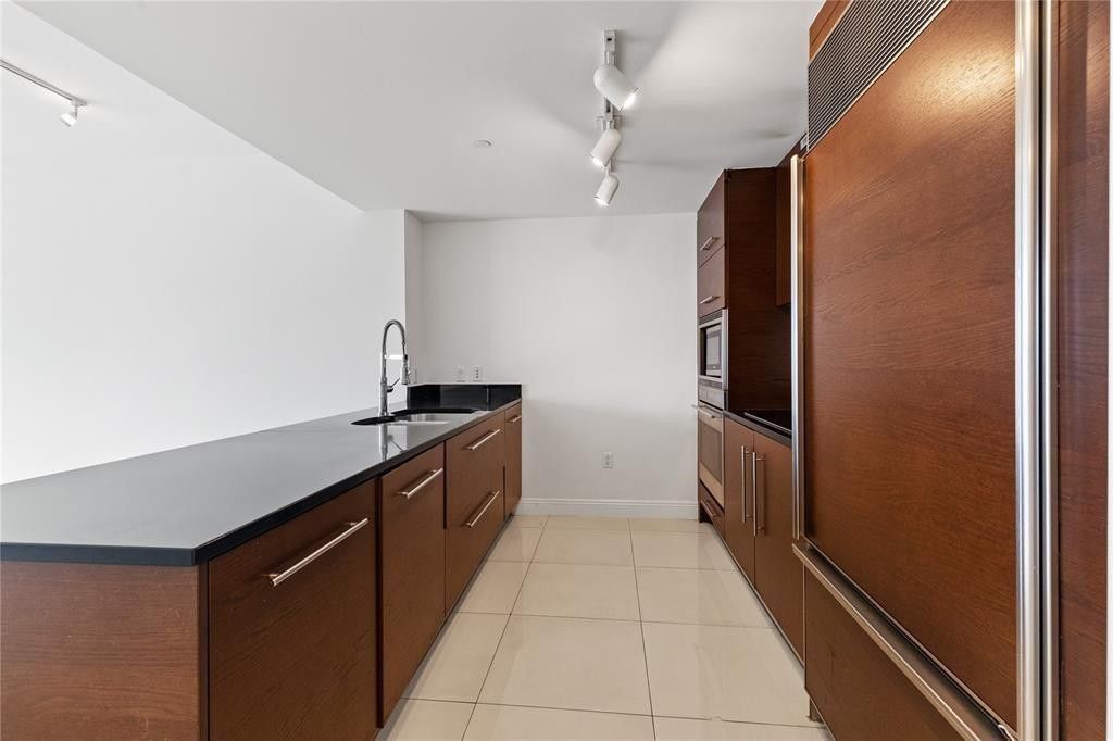 465 Brickell Avenue, Unit 2706, Miami, FL 33131 Photo