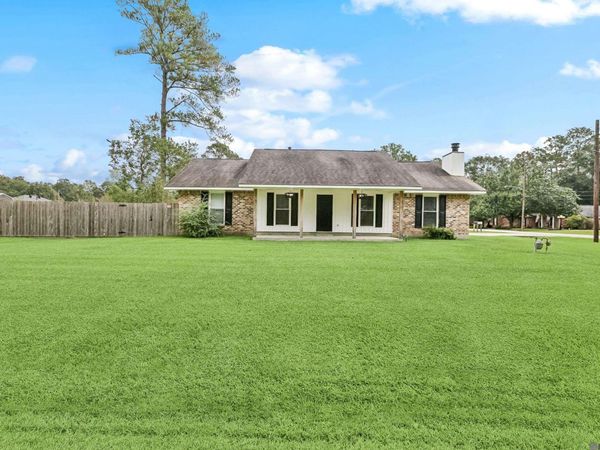 12805 Ina Dr, Walker, LA 70785