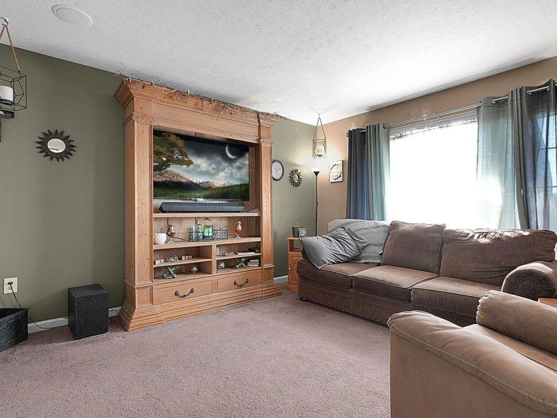 1068 Tobi Drive, Columbus, OH 43207 Photo 7