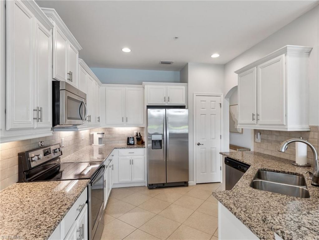 10260 Glastonbury Cir, Unit 102, Fort Myers, FL 33913 Photo