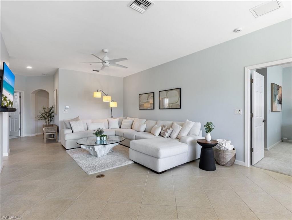 10260 Glastonbury Cir, Unit 102, Fort Myers, FL 33913 Photo