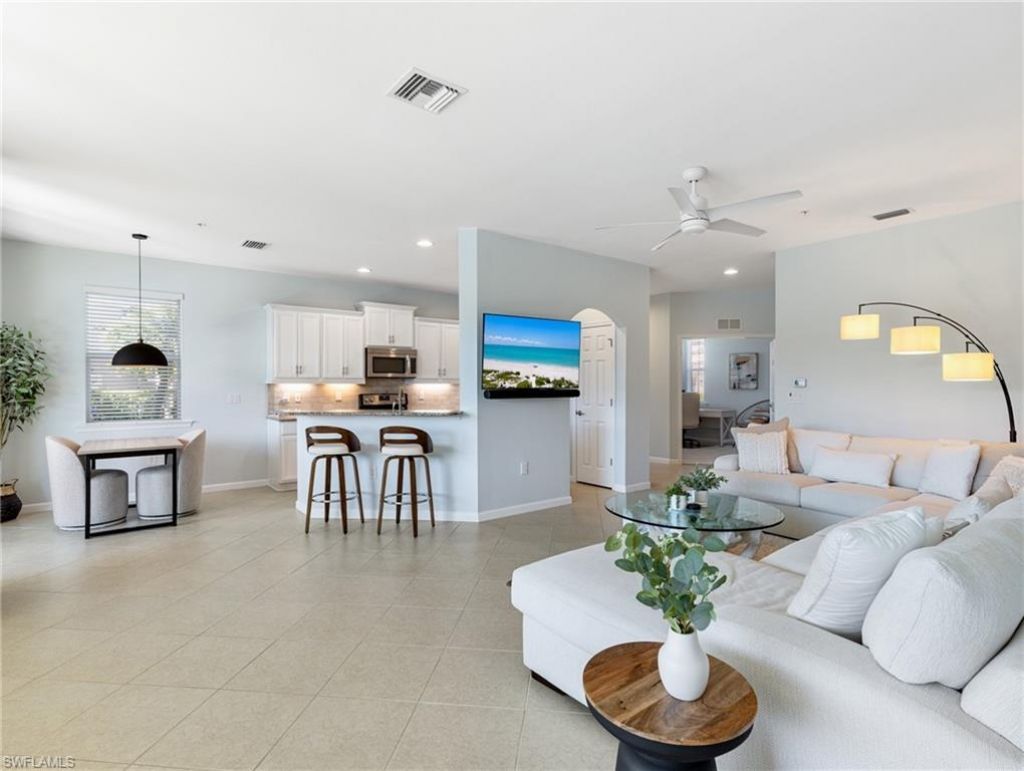 10260 Glastonbury Cir, Unit 102, Fort Myers, FL 33913 Photo