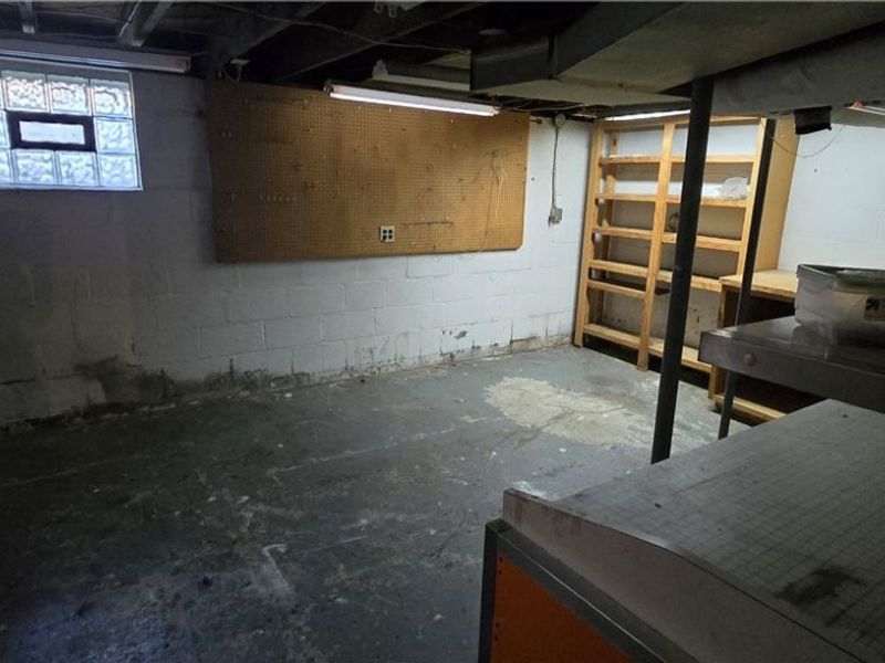 559 Patterson Avenue, Akron, OH 44310 Photo 14