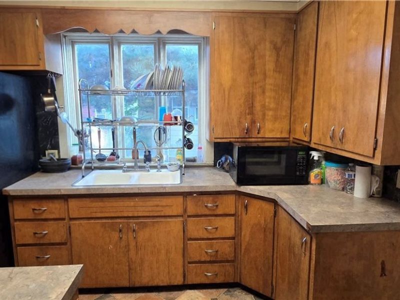 559 Patterson Avenue, Akron, OH 44310 Photo 6