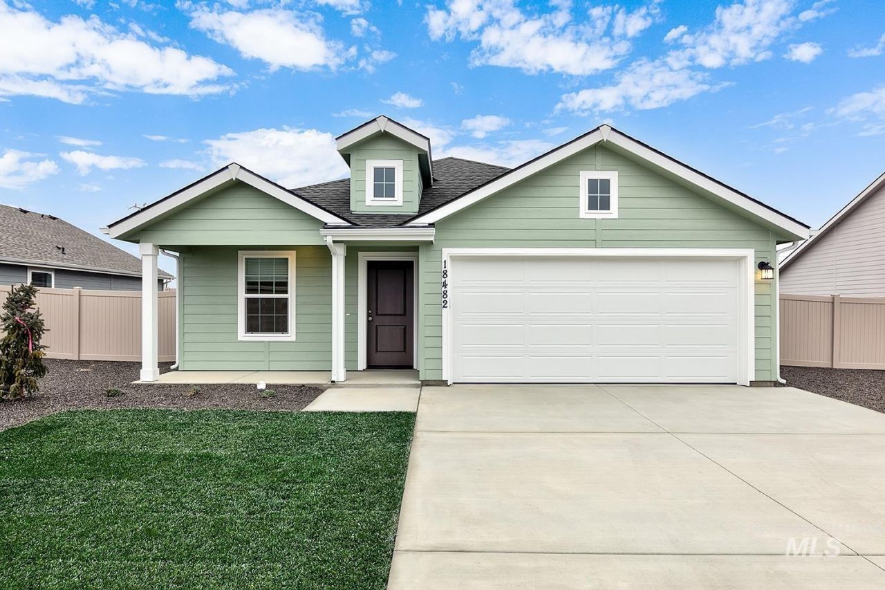 18482 N Sparkleberry Ave, Nampa, ID 83687 Main Photo
