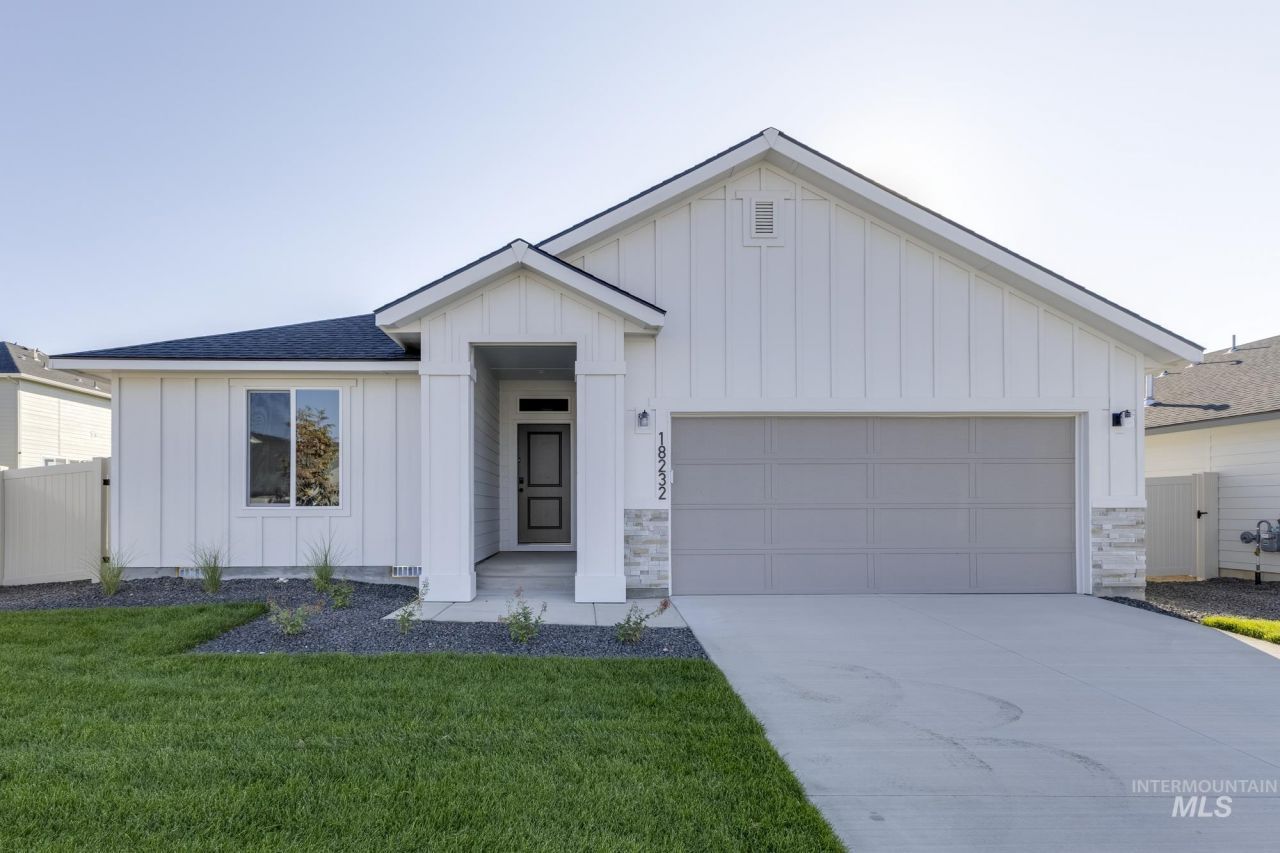 18232 N Lion Head Ave, Nampa, ID 83687 Main Photo