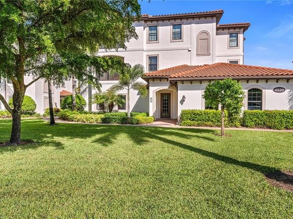 4520 Colony Villas DR, Unit 2102, BONITA SPRINGS, FL 34134