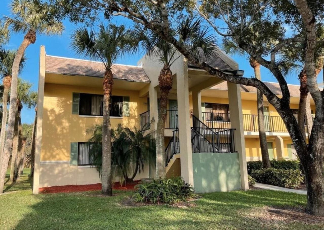 901 Meadows Circle, Unit 901, Boynton Beach, FL 33436 Photo