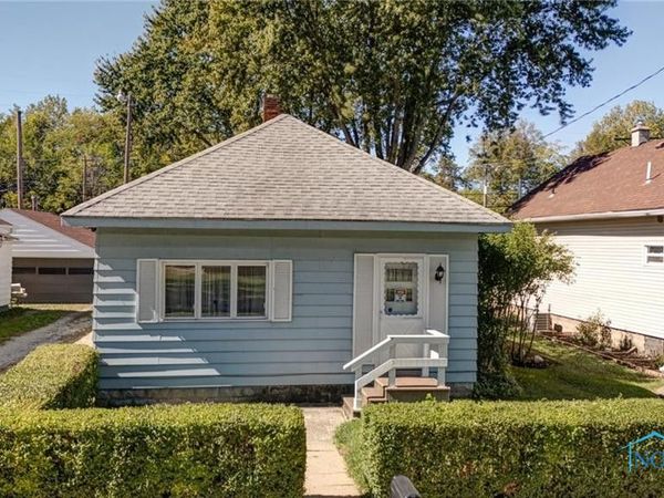 2079 Arkansas Street, Oregon, OH 43616