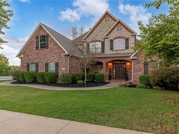 1104 Edinburgh Avenue, Bentonville, AR 72713