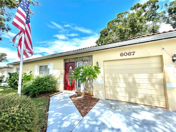 6067 43RD TERRACE N, KENNETH CITY, FL 33709