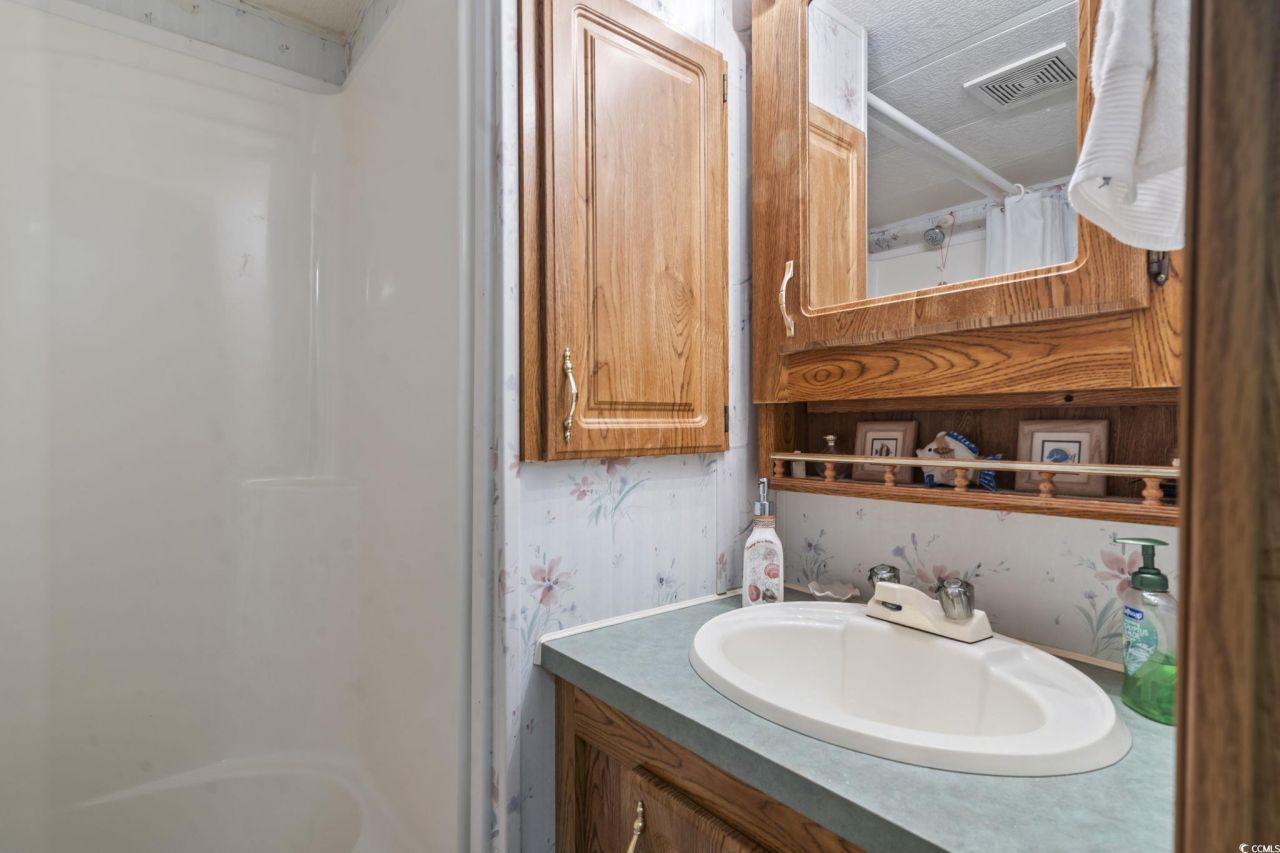 5400 Little River Neck Rd. Photo 6