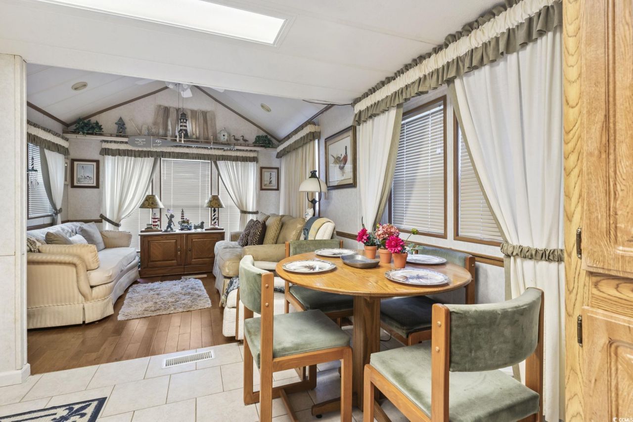 5400 Little River Neck Rd. Photo 8