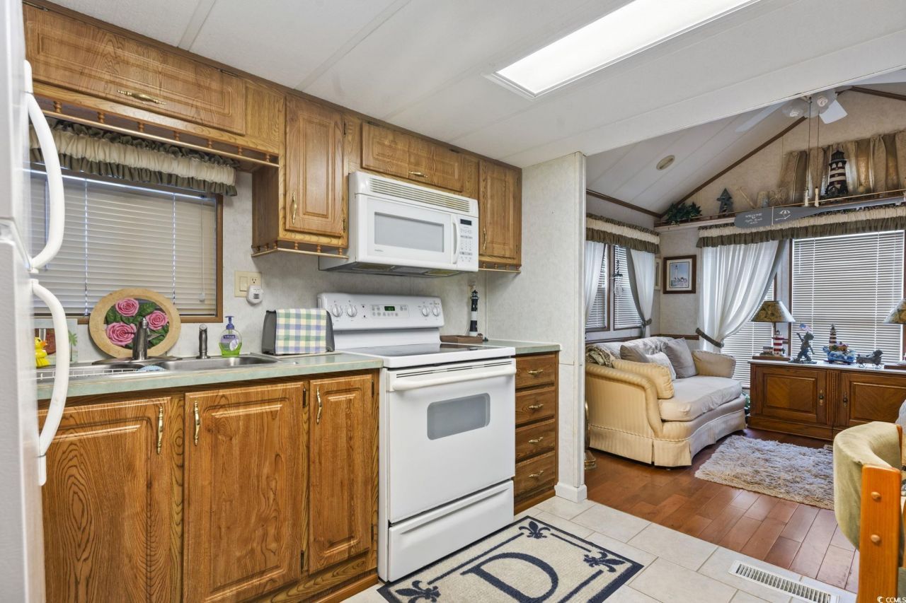 5400 Little River Neck Rd. Photo 9