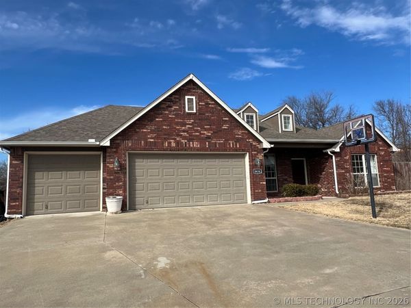8434 N 76th East Avenue, Owasso, OK 74055