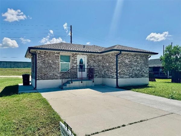 180 AVENUE F, Belle Chasse, LA 70037