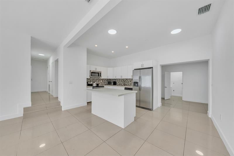 16010 NE 5th Avenue, Miami, FL 33162 Photo