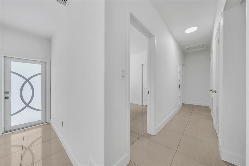 16010 NE 5th Avenue, Miami, FL 33162 Photo