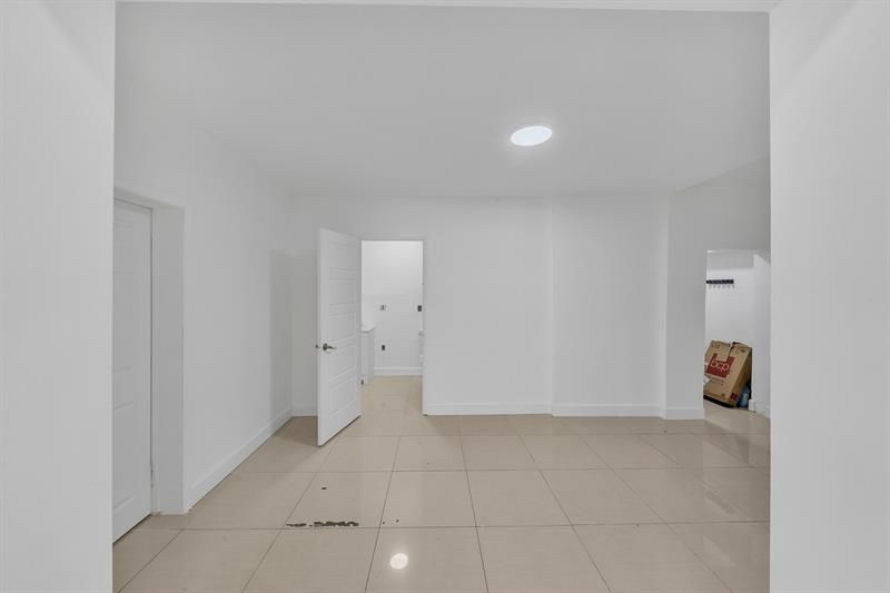 16010 NE 5th Avenue, Miami, FL 33162 Photo