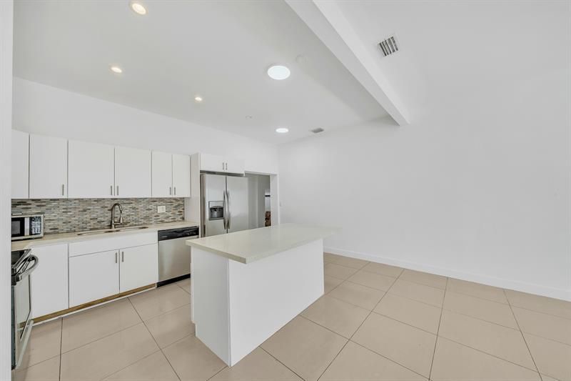 16010 NE 5th Avenue, Miami, FL 33162 Photo