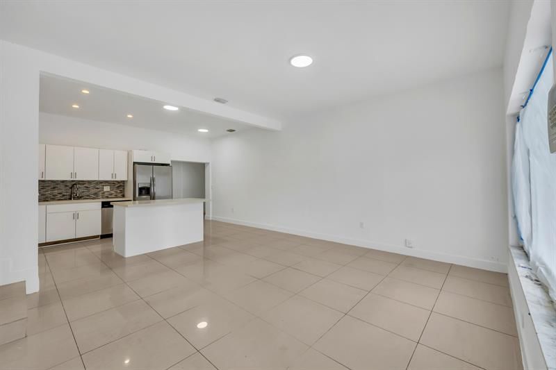 16010 NE 5th Avenue, Miami, FL 33162 Photo