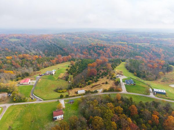 15711 Pfanstiehl Road, Demossville, KY 41033