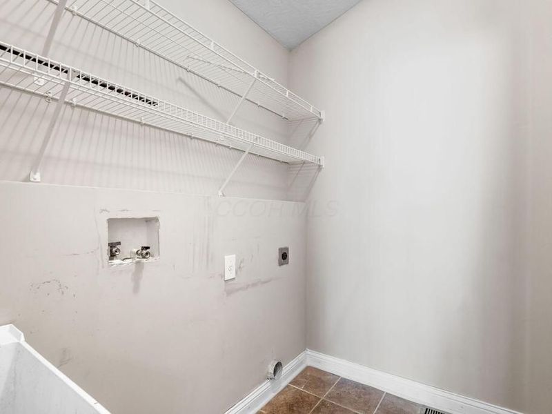 3999 Kensingwood Drive, Columbus, OH 43230 Photo 13