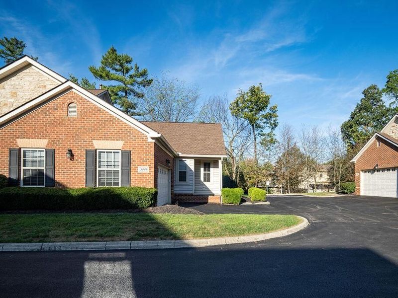 3999 Kensingwood Drive, Columbus, OH 43230 Photo 3