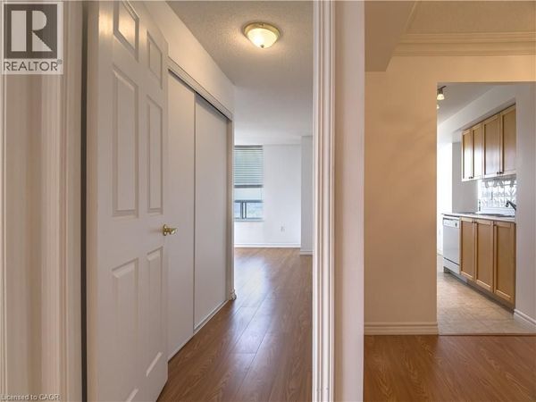 55 STRATHAVEN Road, Unit 1413, Mississauga, ON L5R4G9