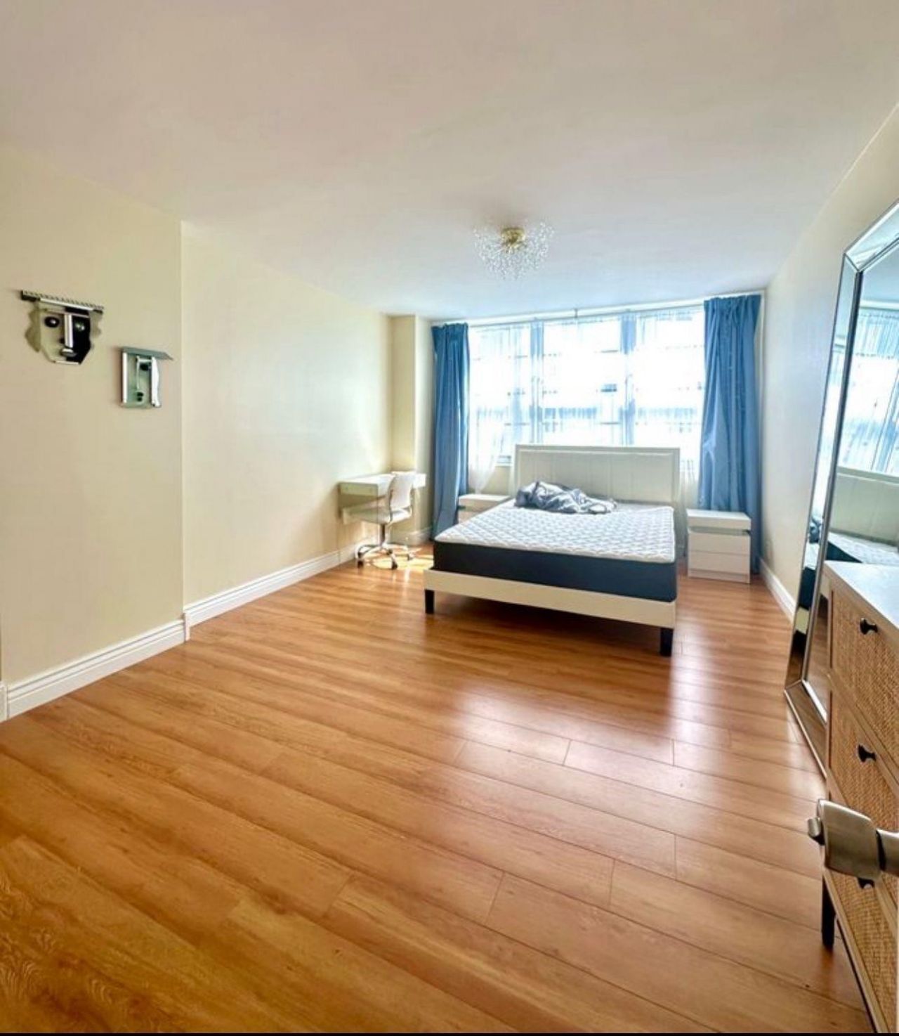 137 Golden Isles Drive, Unit 801, Hallandale Beach, FL 33009 Photo