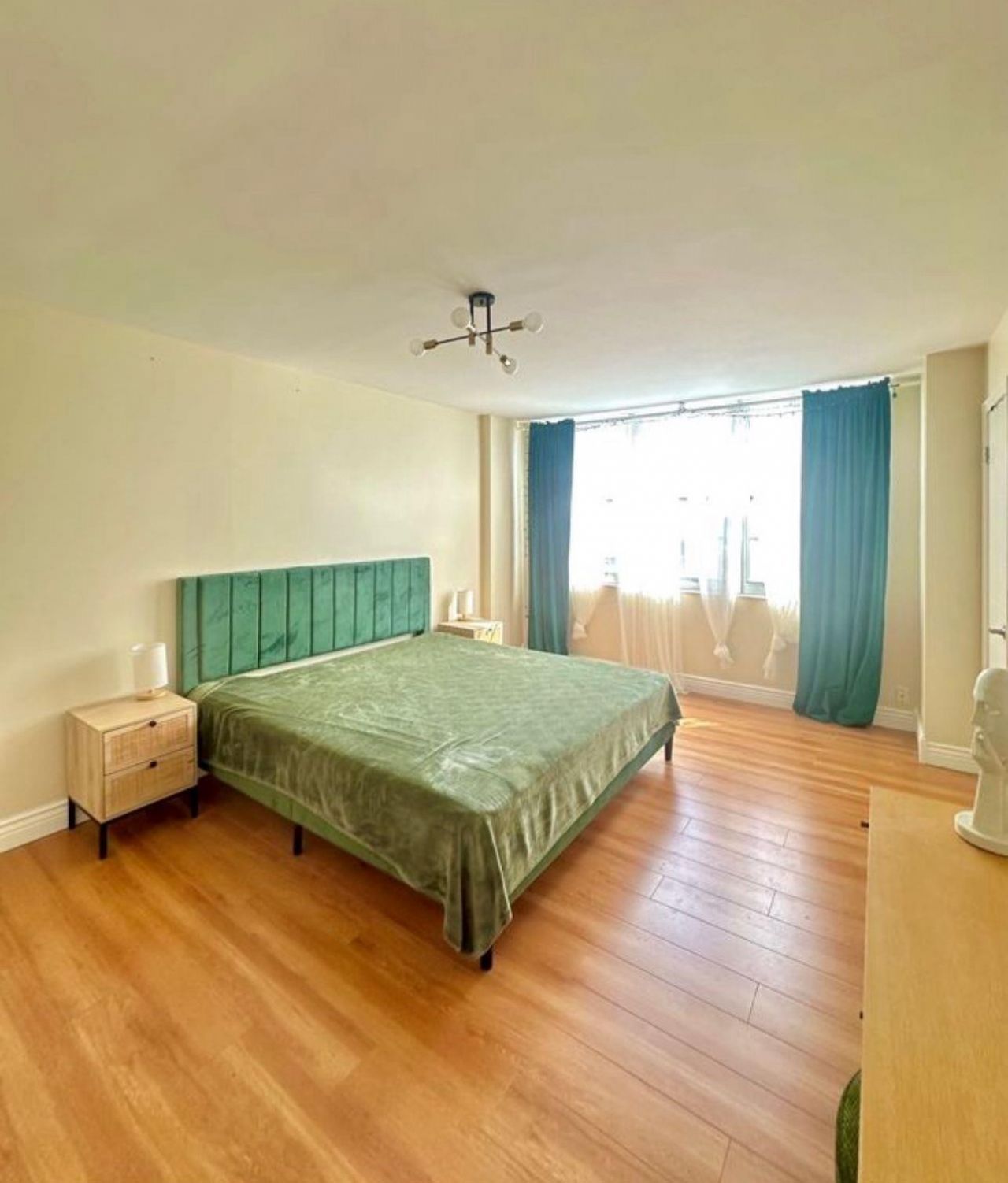 137 Golden Isles Drive, Unit 801, Hallandale Beach, FL 33009 Photo