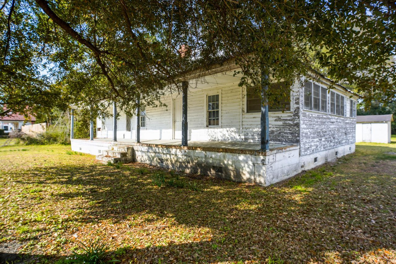 2604 Highway 78 Photo 4