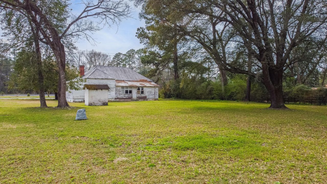 2604 Highway 78 Photo 5