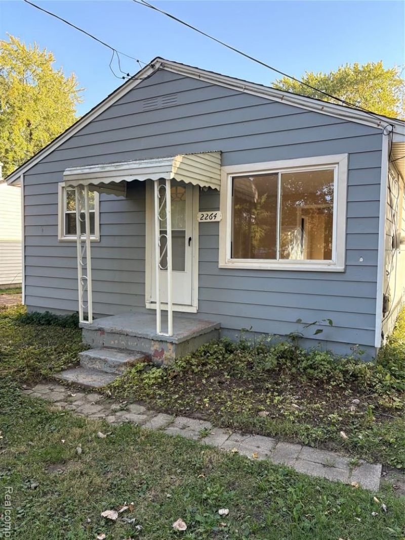 2264 E Schumacher Street, Burton, MI 48529 Main Photo